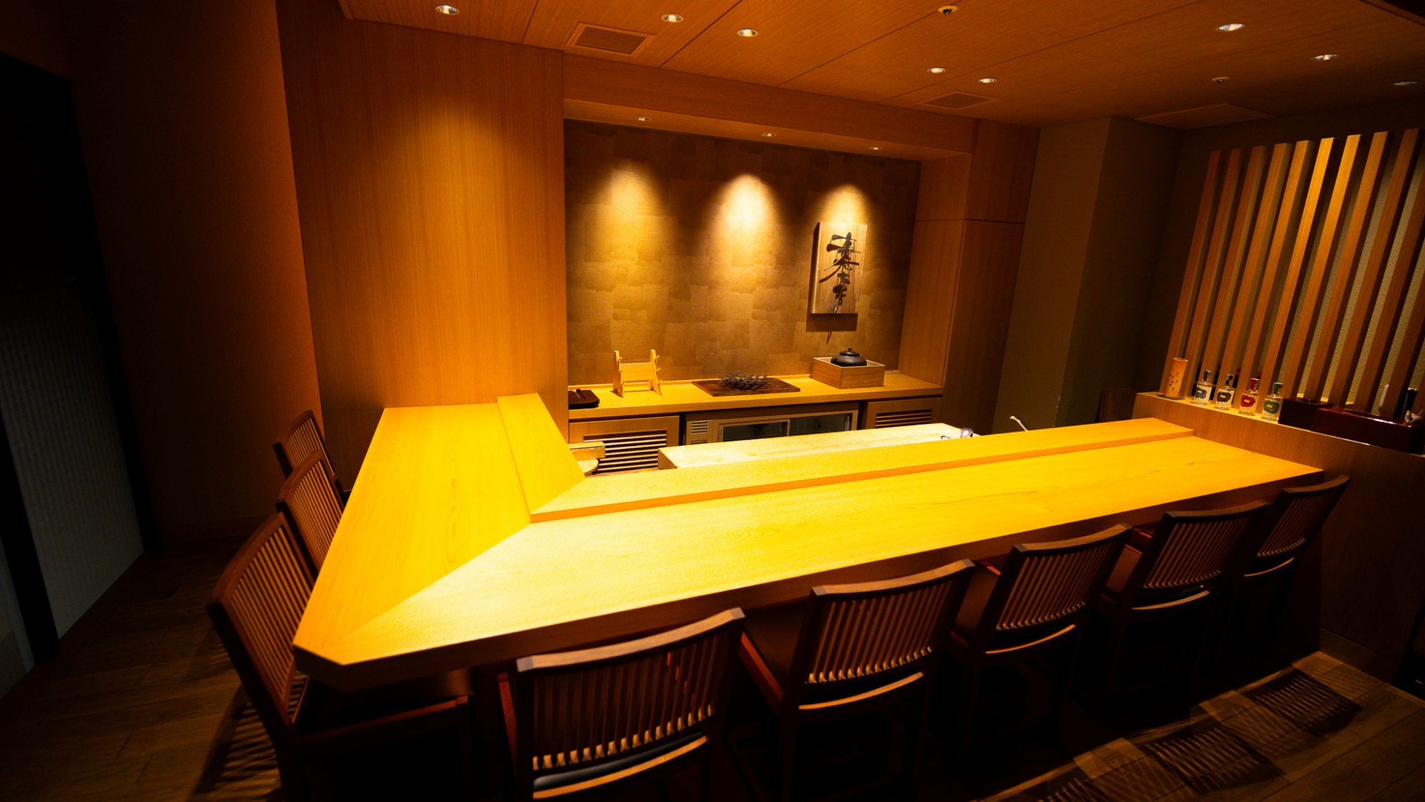 日本料理あさ日 店内