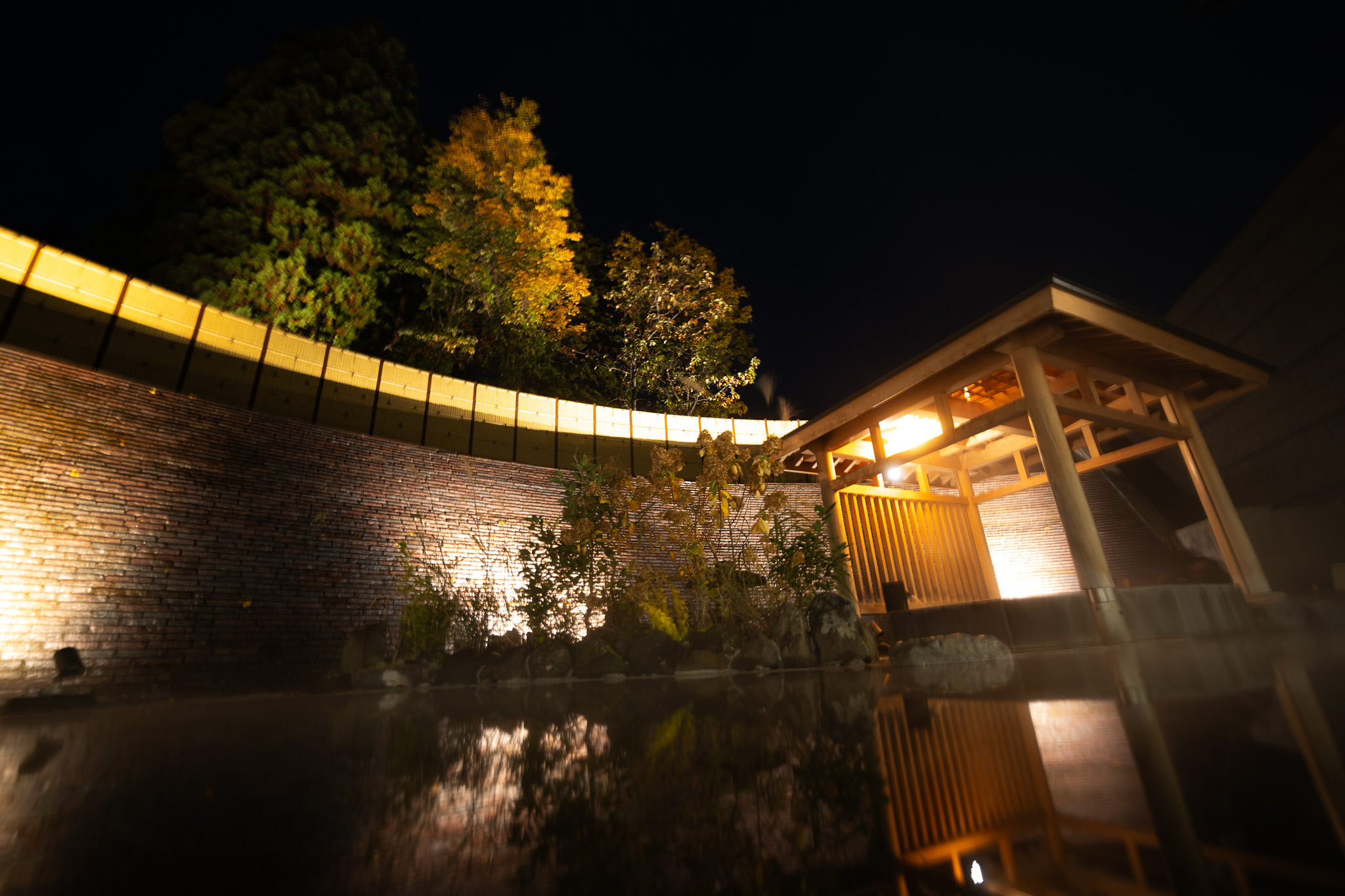 夜の星空温泉（男風呂）