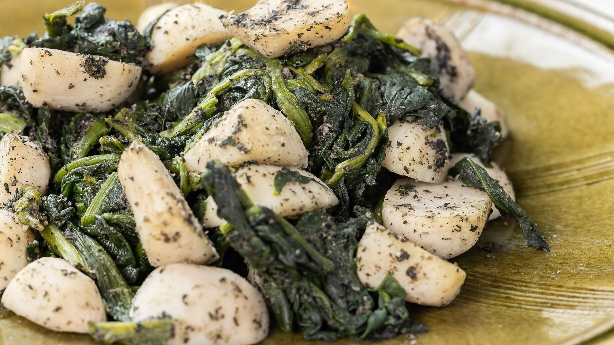 ほうれん草と里芋のごまあえ（月替わり）