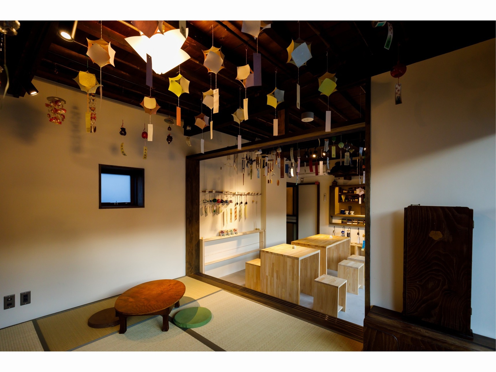 １日１組限定の風鈴の宿　築１００年の金澤町家を改装。全国初の風鈴ギャラリーを併設。