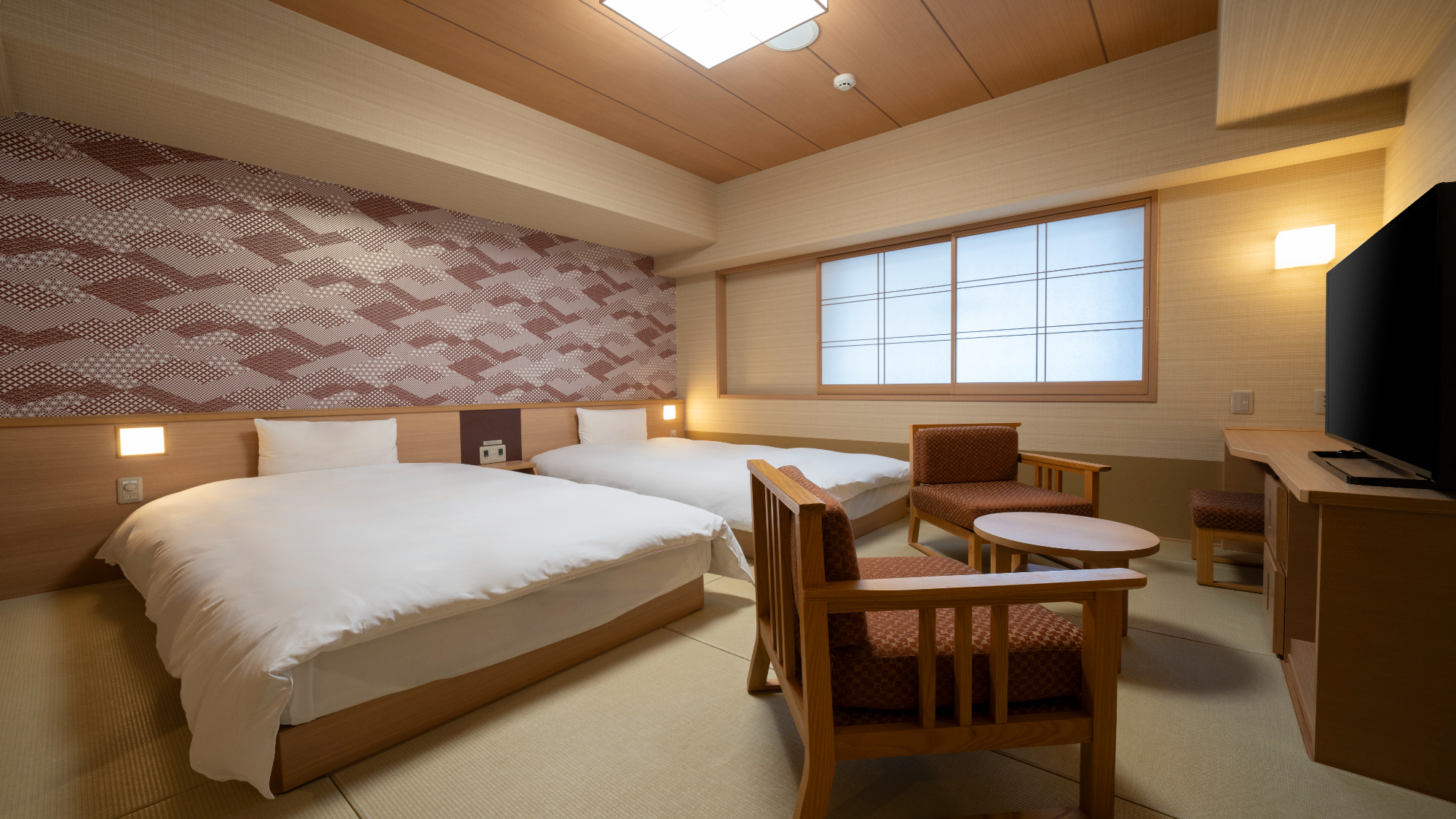 デラックスツイン【禁煙】（120&times;190センチ&times;2台+和布団1組）25.7平米◆サータ社ベッド◆