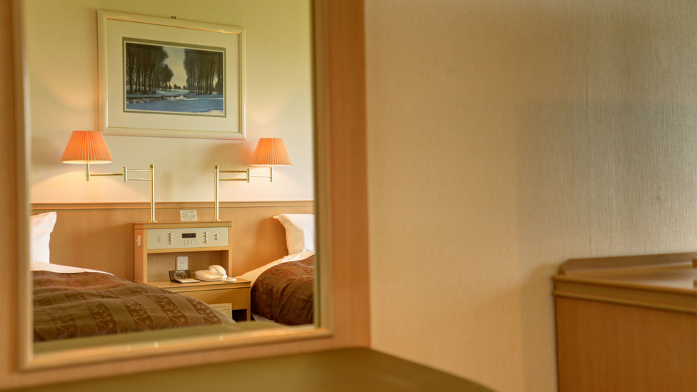 *【洋室30～36平米（バス付/洗浄機付トイレ）】全室セミダブルサイズのゆったりベッド。