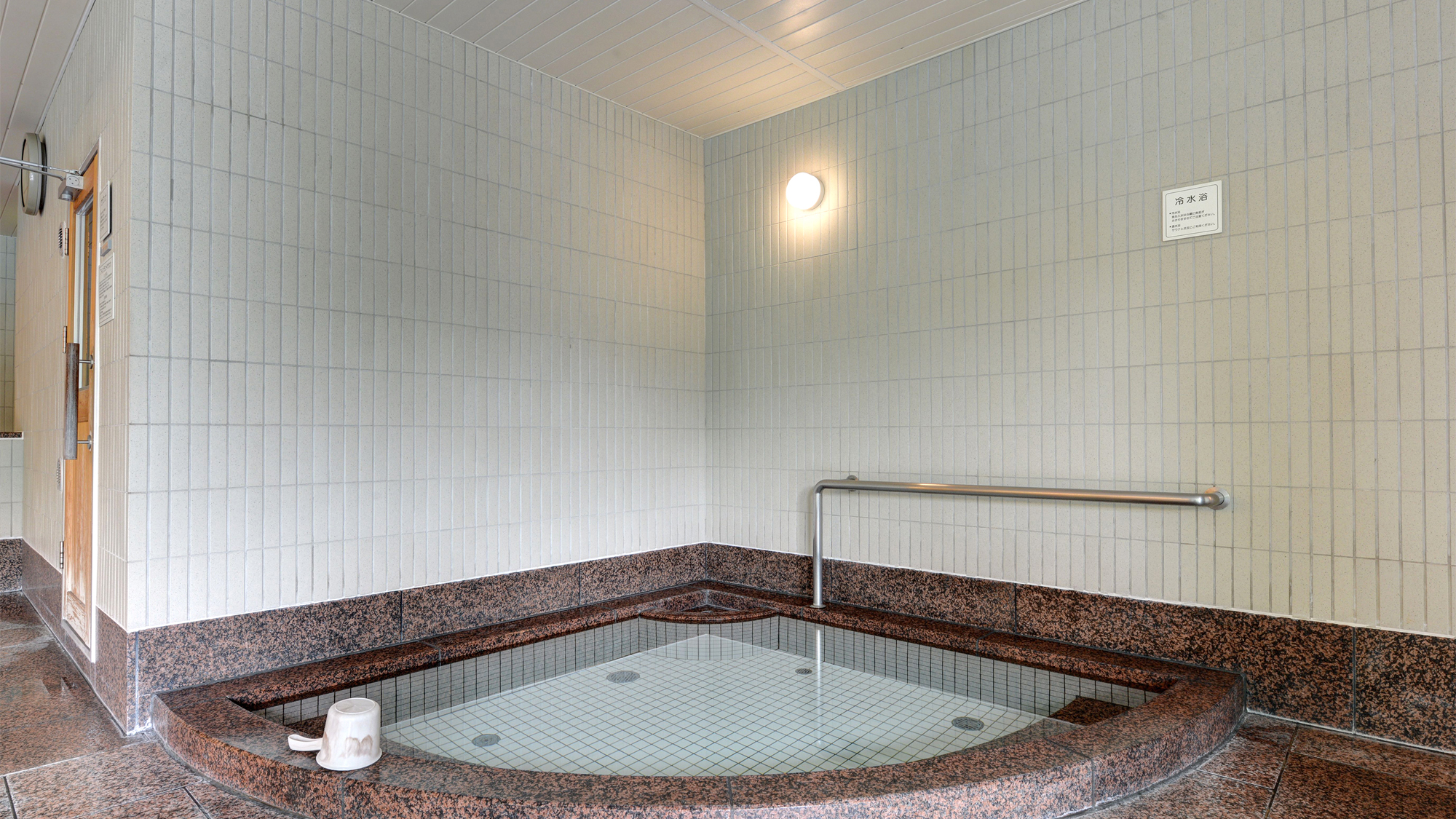 *【水風呂（女性）】露天風呂・主浴風呂・泡風呂・打たせ湯・寝湯・サウナ・ボディシャワーもございます。