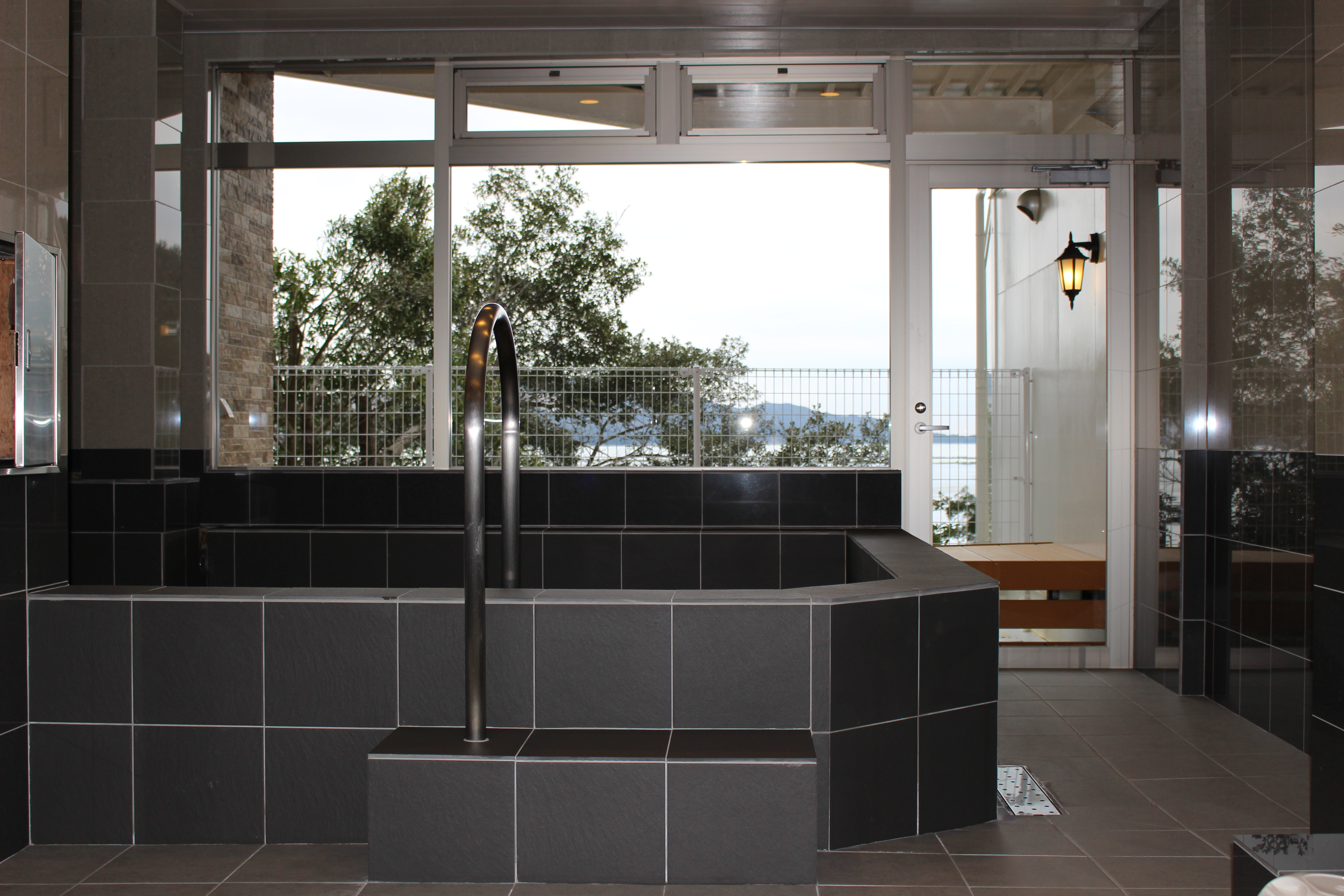 貸切大浴場　【完全予約制】