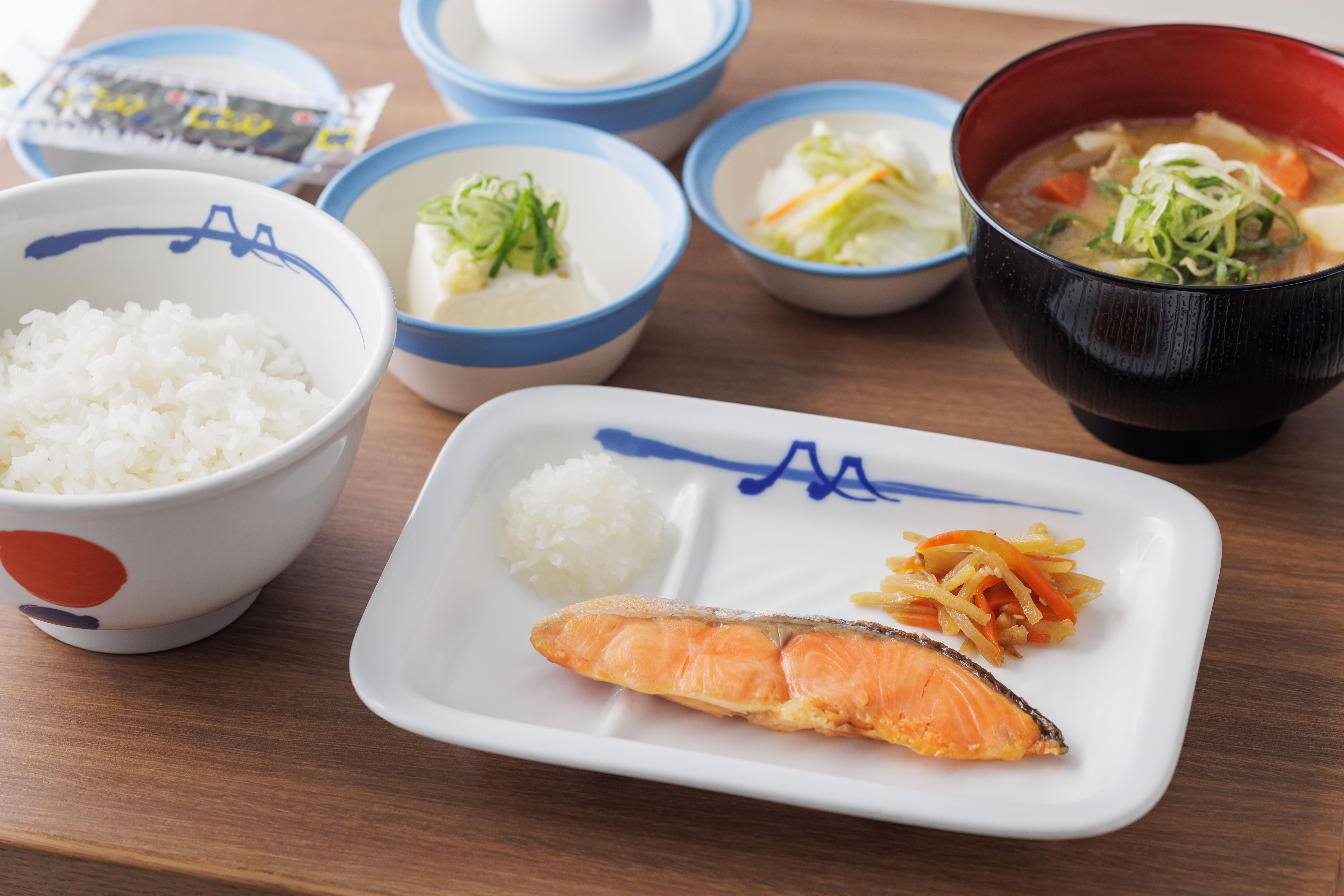 朝食