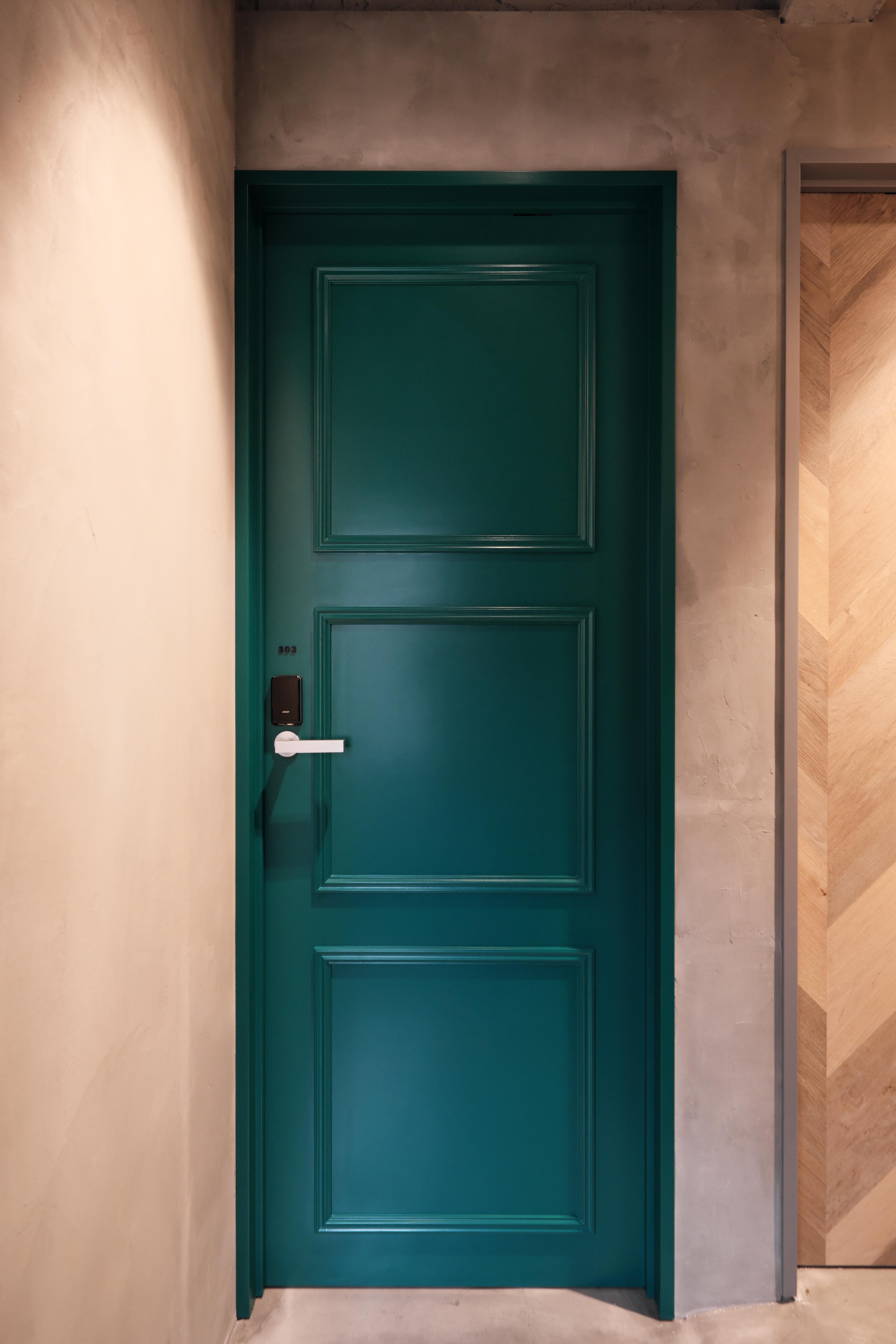 セミダブルルーム (共用トイレ・シャワー)