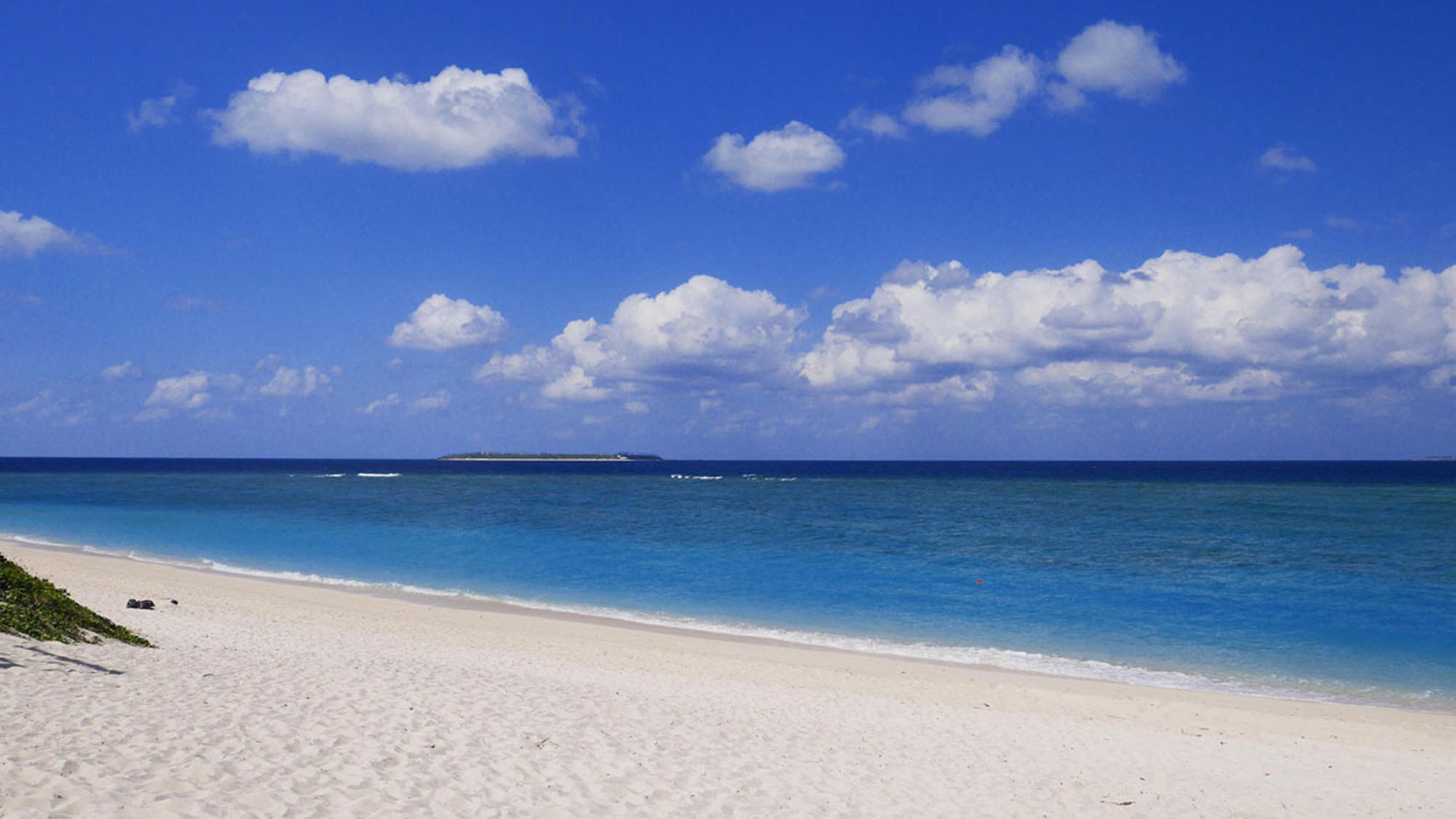 ・青く澄んだ海に癒されます