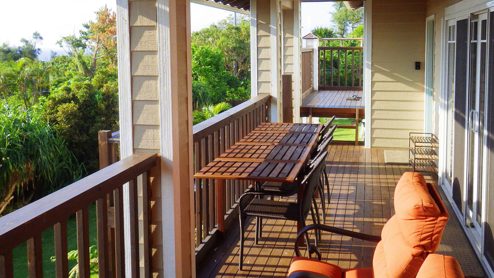 ・ラナイ（テラス）：屋外ダイニングでお食事はいかがでしょうか