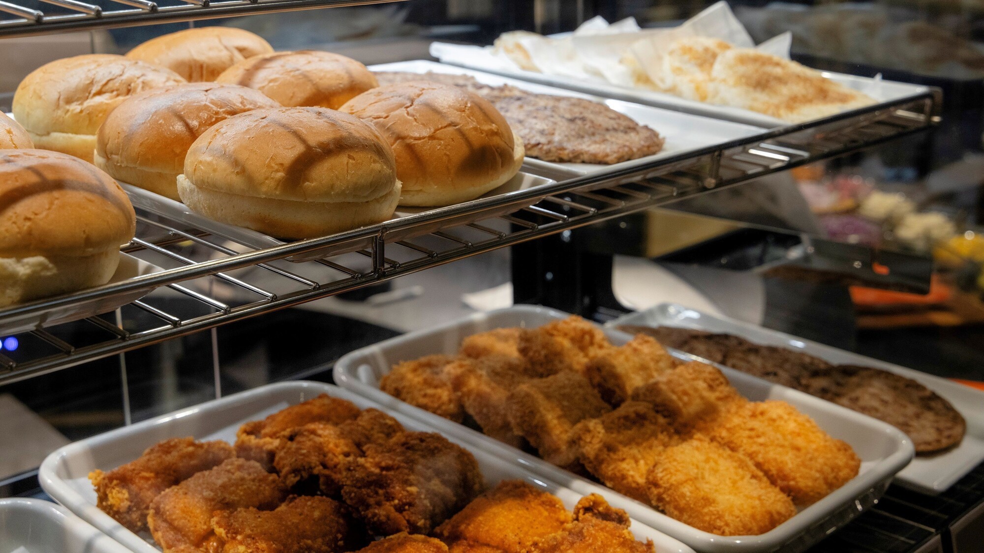 【朝食】選べるハンバーガー付きハーフビュッフェ