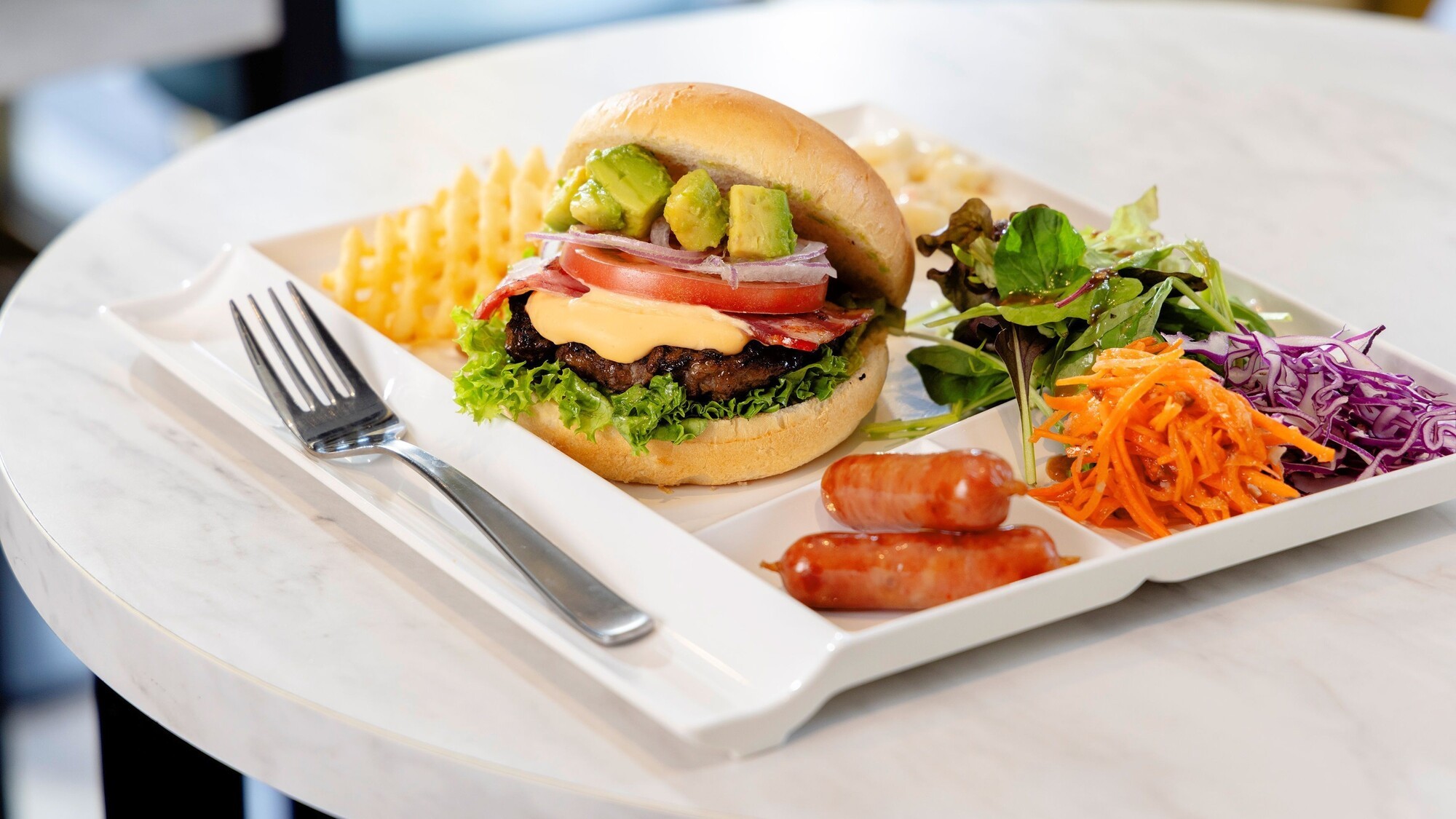 【朝食】選べるハンバーガー付きハーフビュッフェ