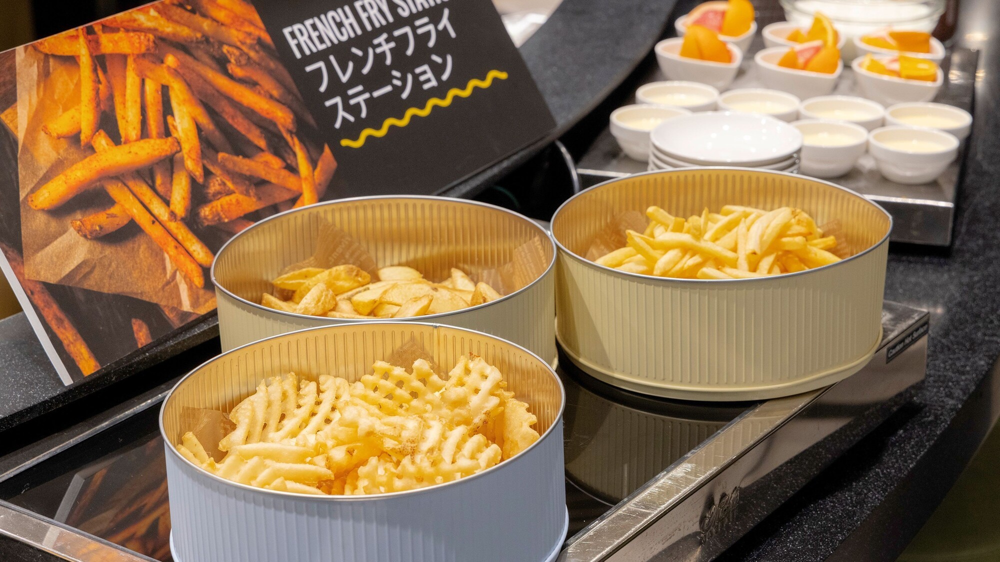 【朝食】選べるハンバーガー付きハーフビュッフェ