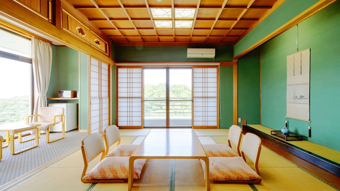 【本館】富山平野・富山湾を望むゆったり12畳和室（バス付）