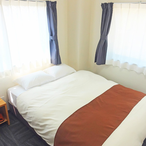 ダブルルーム（ユニットバス完備）