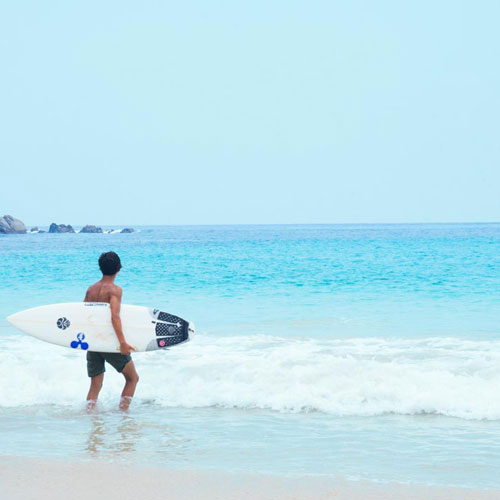 サーフィンの聖地「種子島」でサーフィンをお楽しみ下さい
