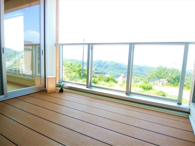 風を感じなが地平線に沈む夕日が素敵！！夜空を見上げれば流れ星が見れるかも♪2階インナーバルコニー