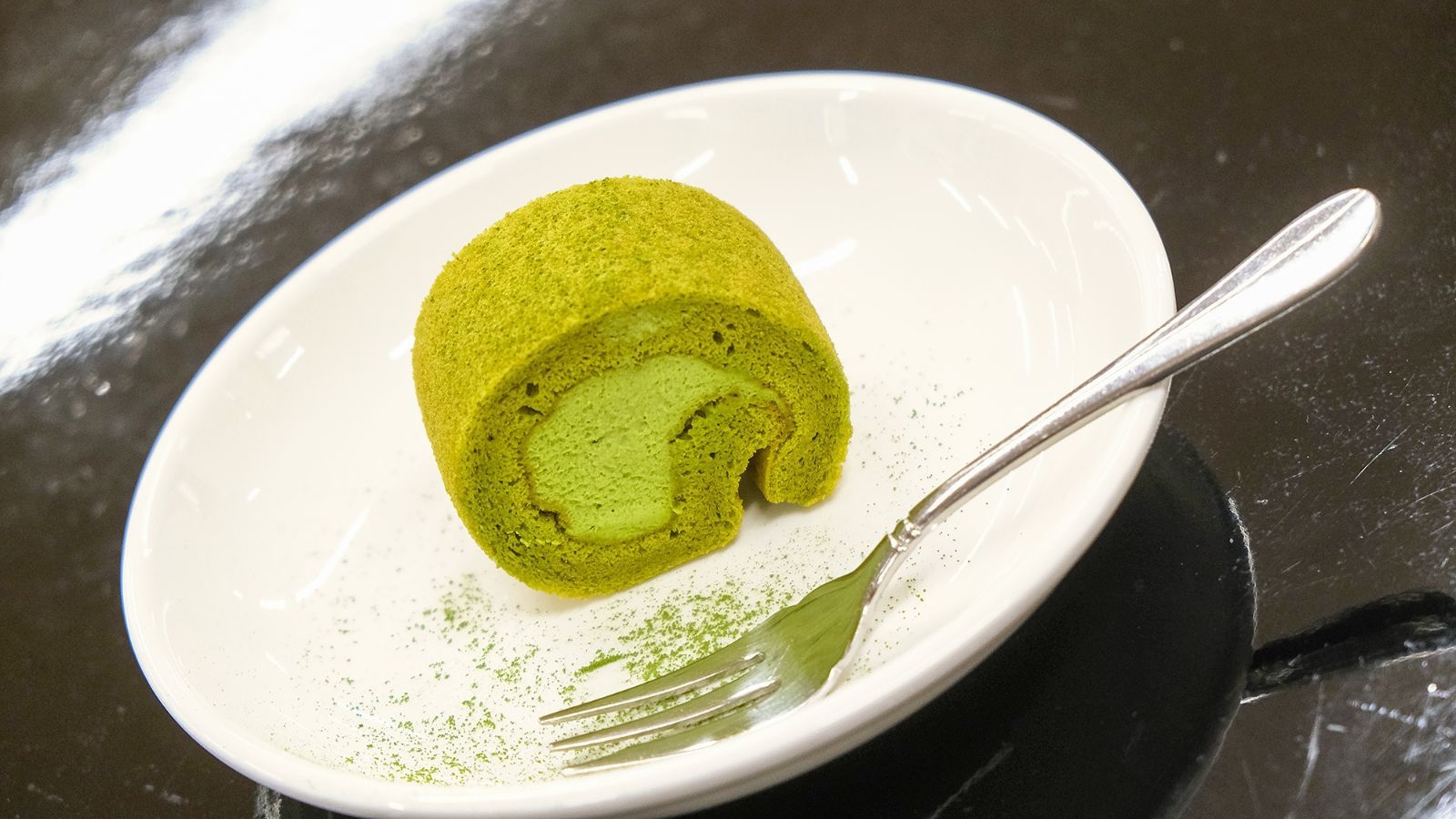 【のんびり一人旅｜紀州御膳1泊2食】窓の向こうの海を眺め、ひとりで「何もしない」時間に旬を味わう