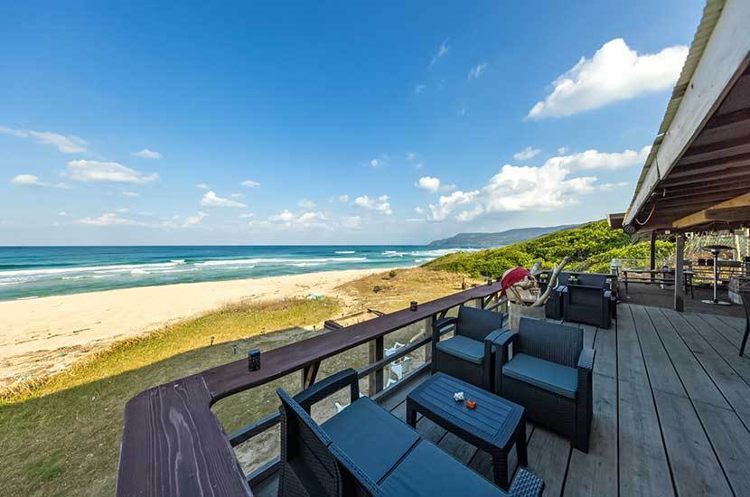 【平日素泊まりプラン】海がすぐそば！ビーチを独り占めできる贅沢ステイ！