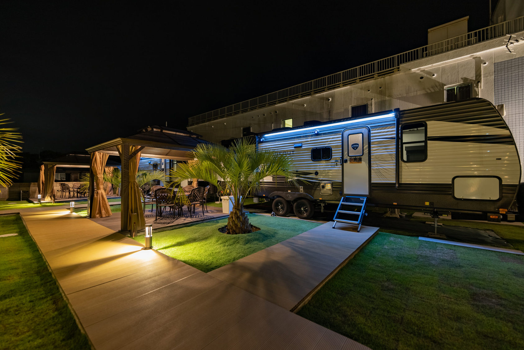 ビッグサイズトレーラー