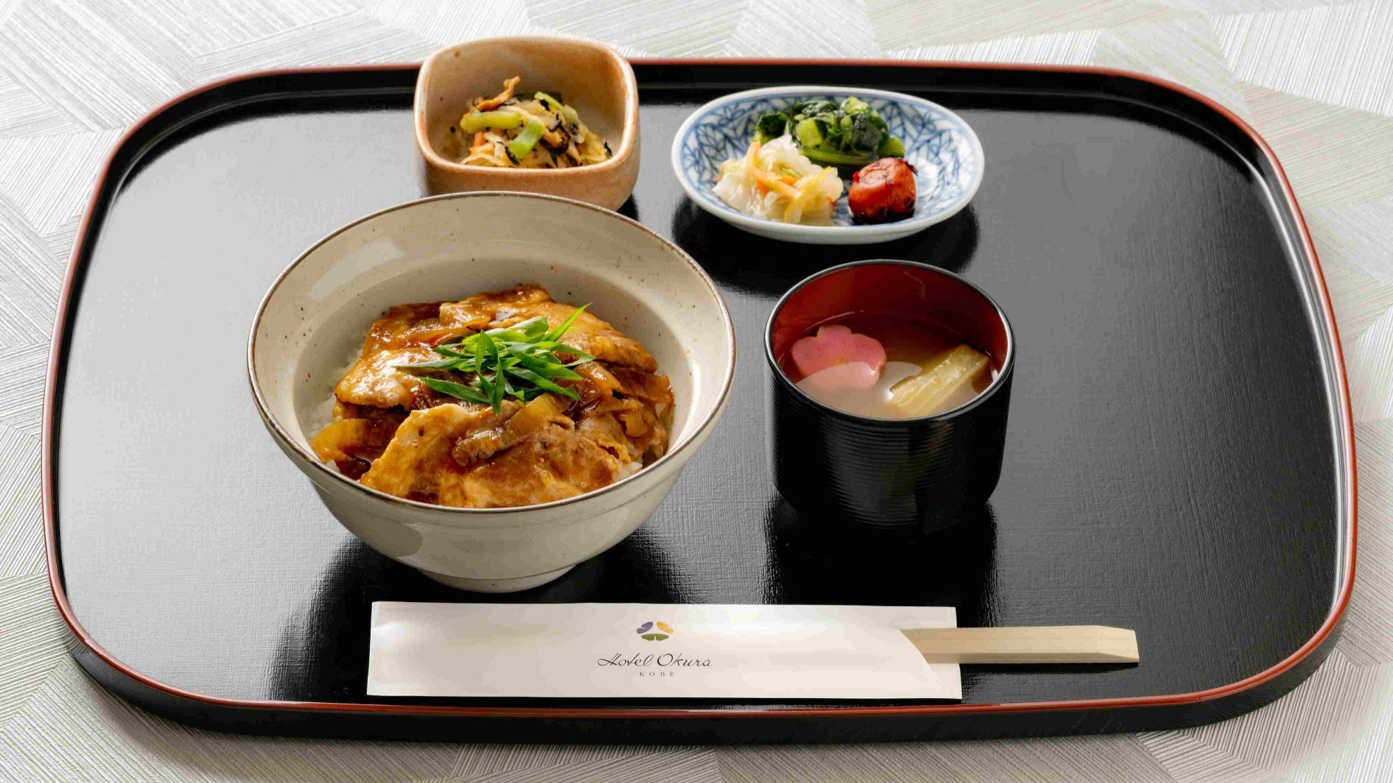 5種の選べるメイン料理★地産地消ディナー＆オークラ伝統フレンチトーストをお部屋で（夕朝食付）