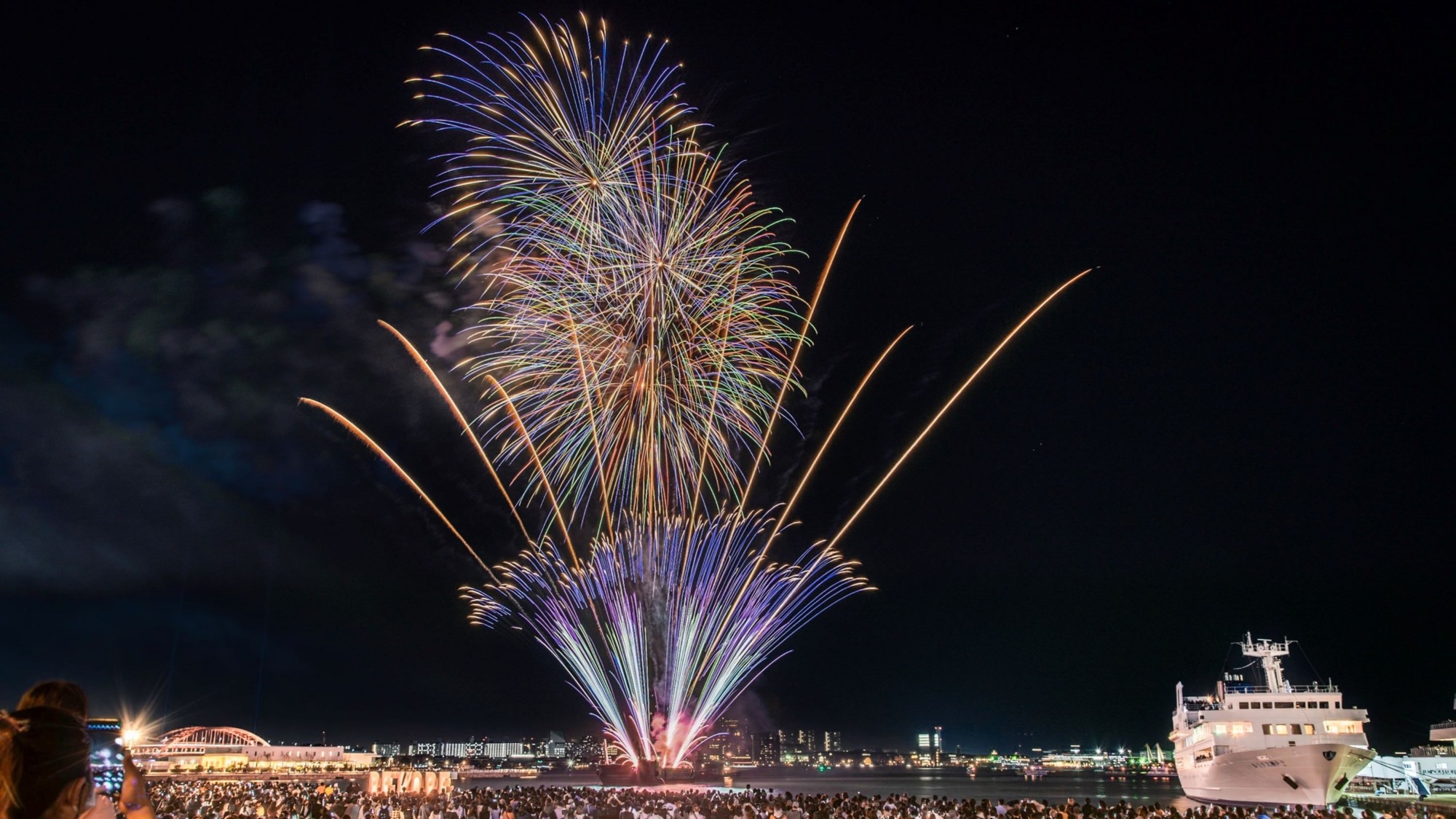 【みなとHANABI−神戸を彩る５日間−】 シャンパン＆オードブル付・20分の花火を客室で（朝食付）