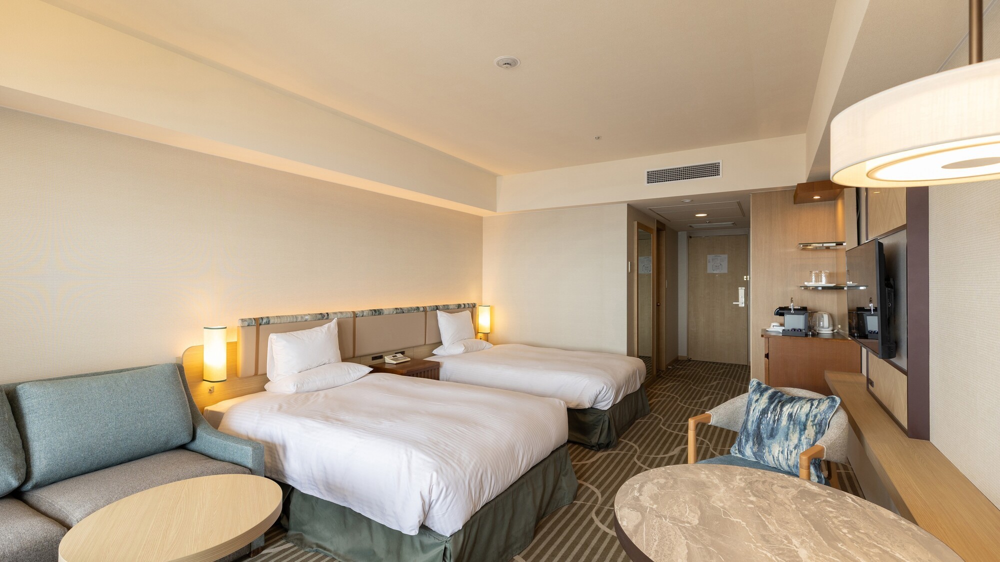 スカイビューフロアデラックスツイン28～33階（37平米）