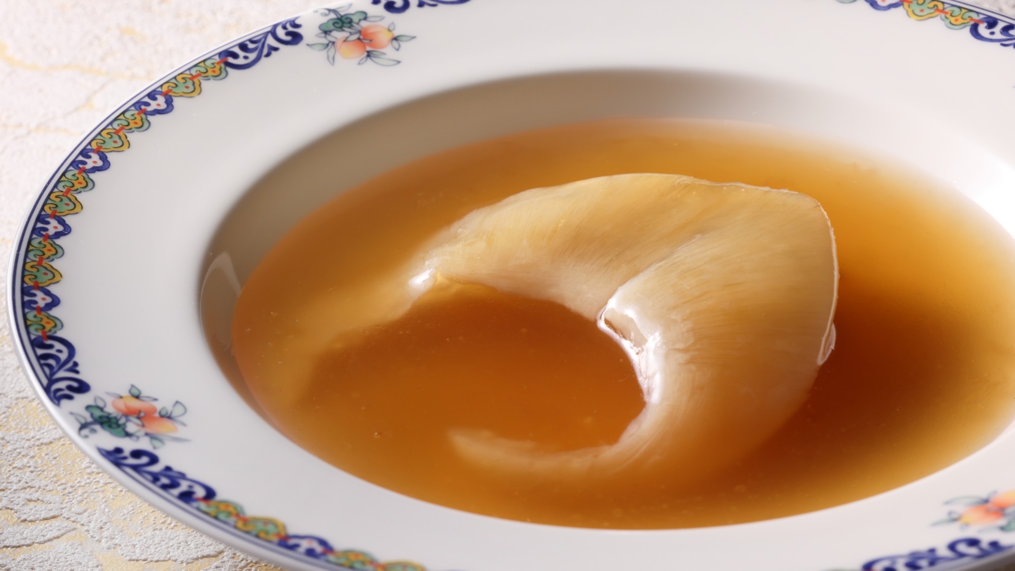 【中国料理贅沢ディナーコース】ふかひれの姿煮込みや北京ダックなど全8品を堪能（夕朝食付）