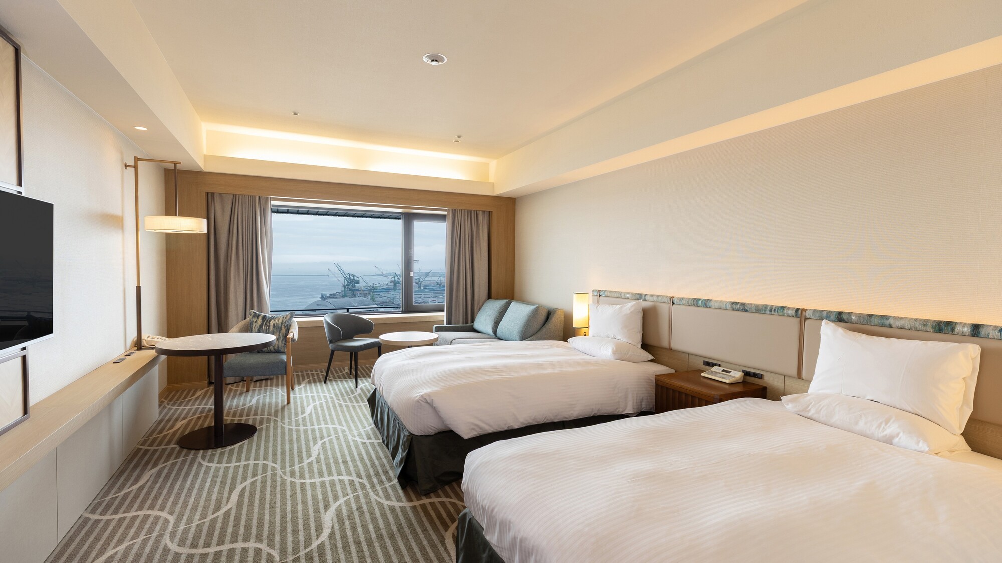 スカイビューフロアデラックスツイン28～33階（37平米）