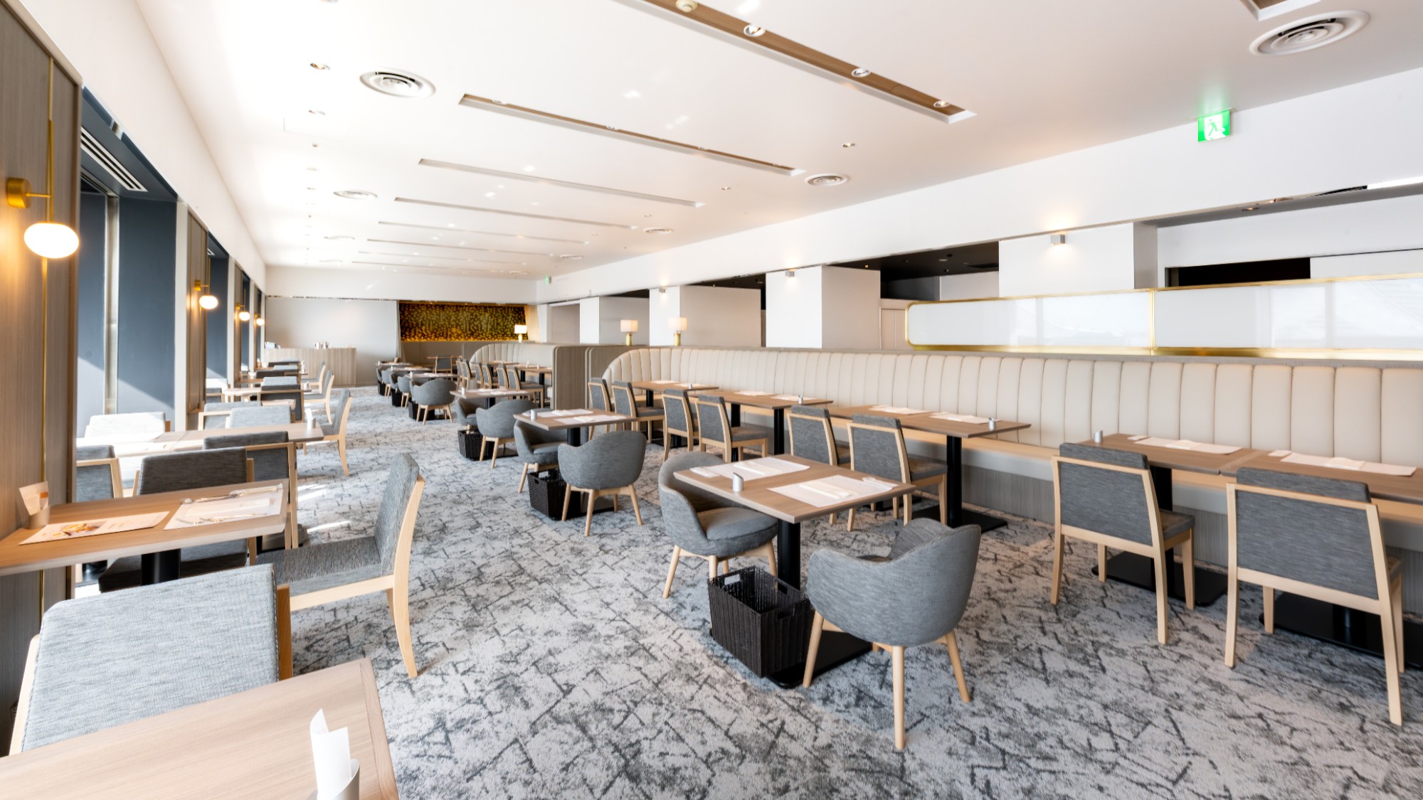 カジュアルダイニング カメリア（ロビー階）