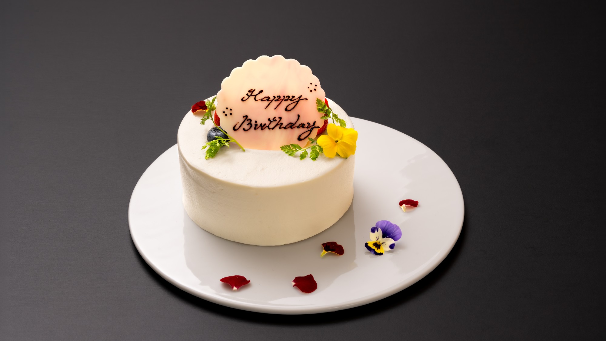 記念日やお誕生日にはホテルメイドのホールケーキを