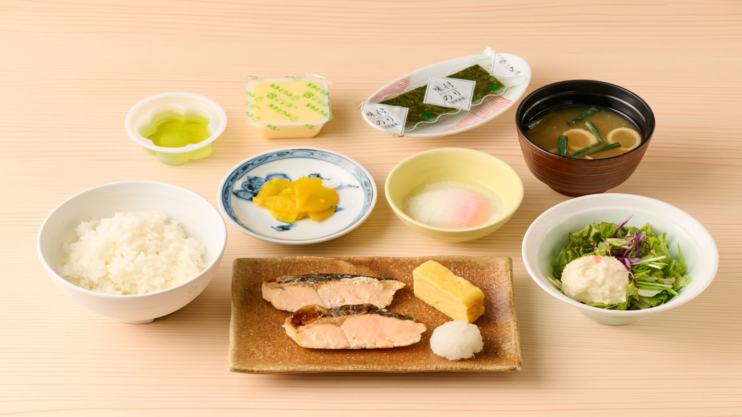 アパホテル〈飯田橋駅前〉内、朝食レストラン「ごまいち」本日のお魚定食