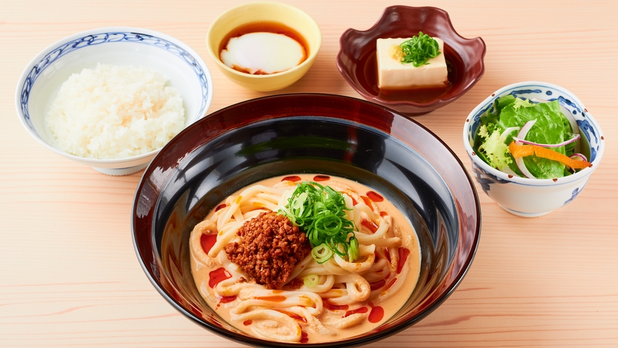 アパホテル〈飯田橋駅前〉内、朝食レストラン「ごまいち」胡麻だれ担々うどん定食定食