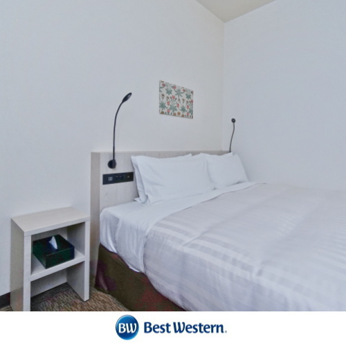 ダブルルーム　13.2m²　シモンズ社製160㎝幅ベッド