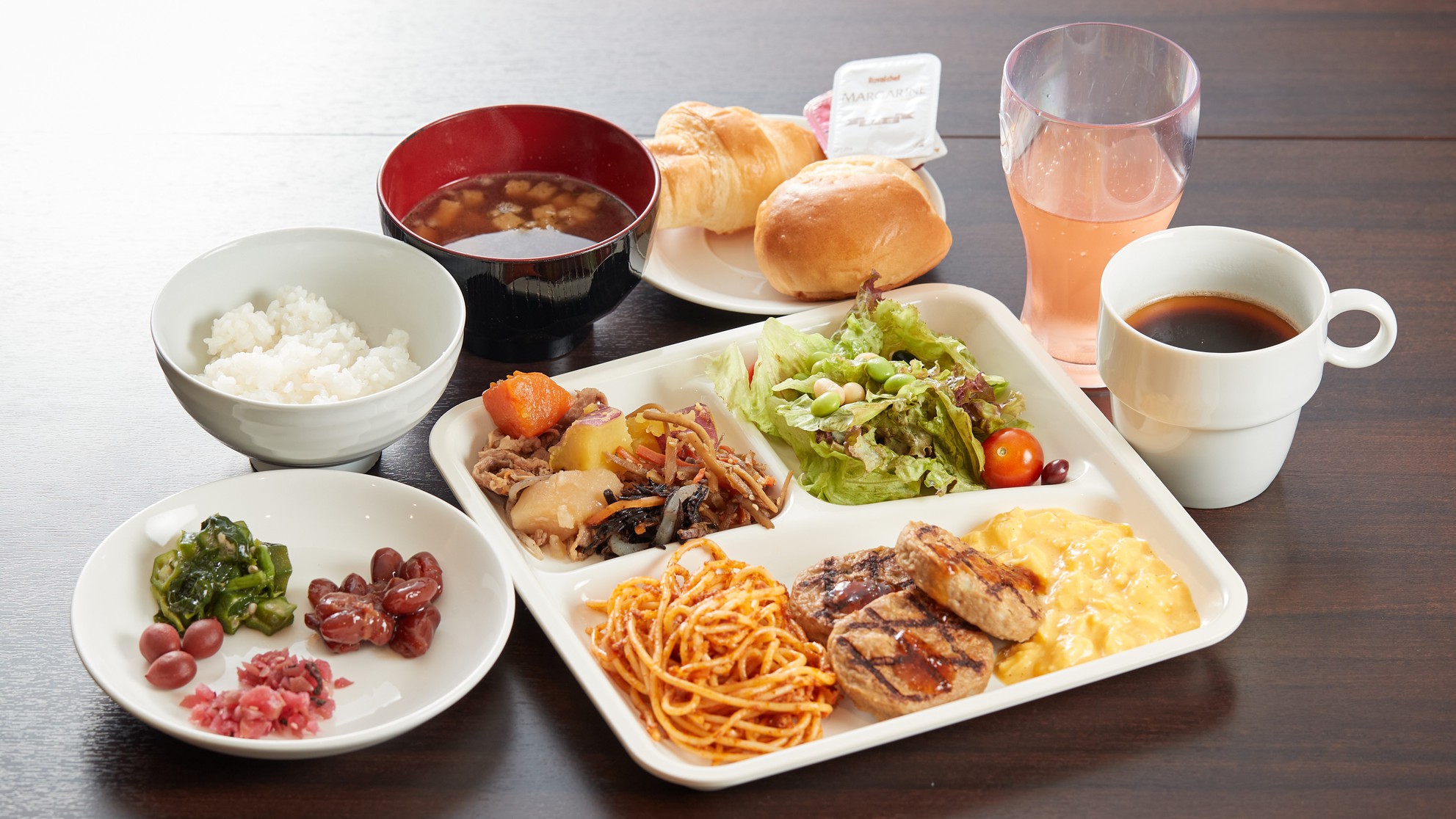 【3連泊以上】徒歩圏内に飲食店が充実！連泊・長期滞在にオススメ！【朝食付】