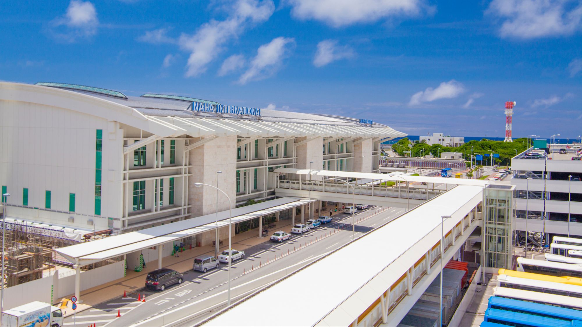 【那覇空港】当館から車で約10分