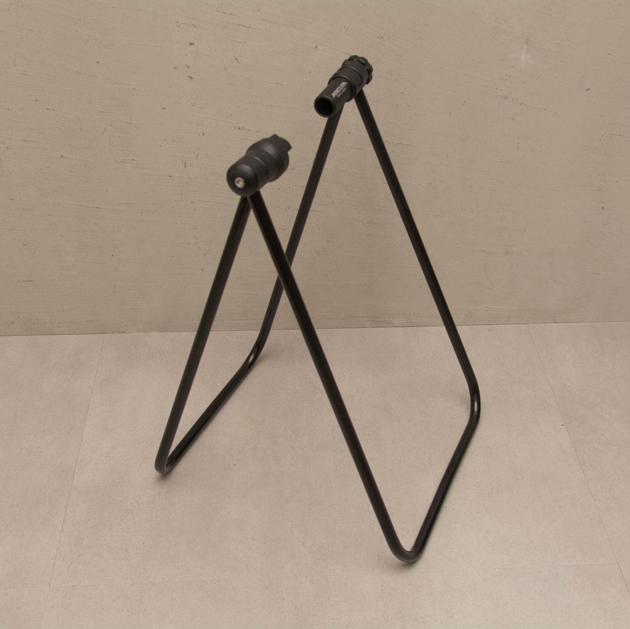 ◆スタンド◆バイシクルルーム専用レンタルアイテム ※レセプションにて貸出