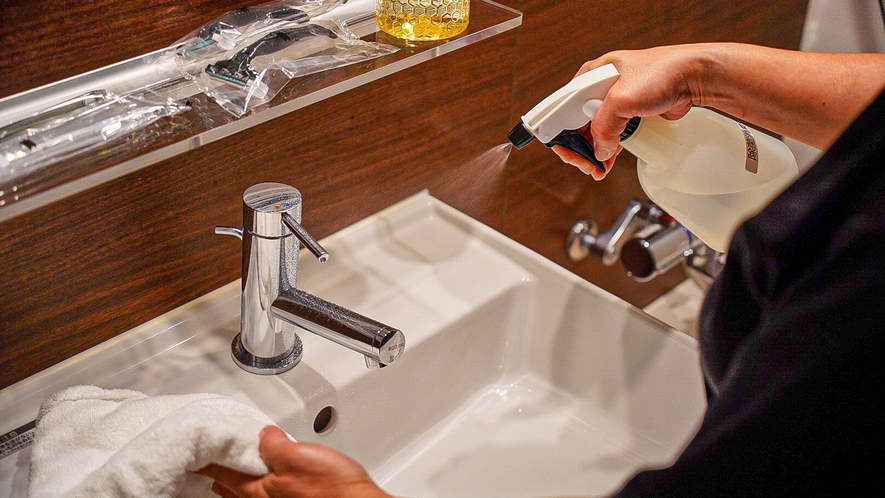 浴室の蛇口の消毒などお客様が少しでも手が触れる場所は消毒作業を行っております。