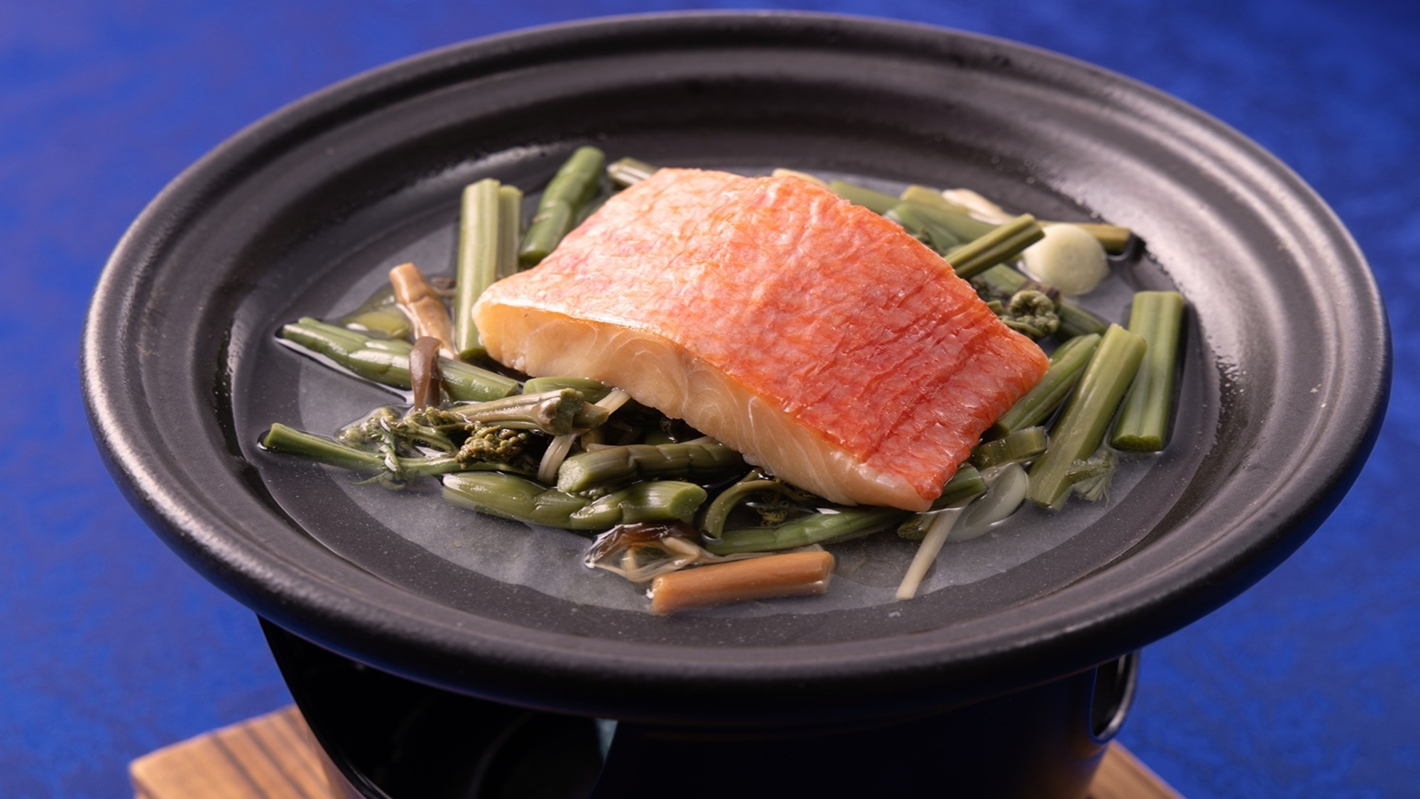 お魚好きの方のために、魚介中心の海鮮コース【魚彩会席】１泊２食　飲み放題付(〜6/30)