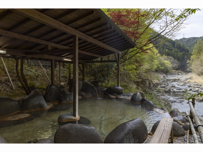 敷地内琴平温泉『ゆめ山水』露天風呂