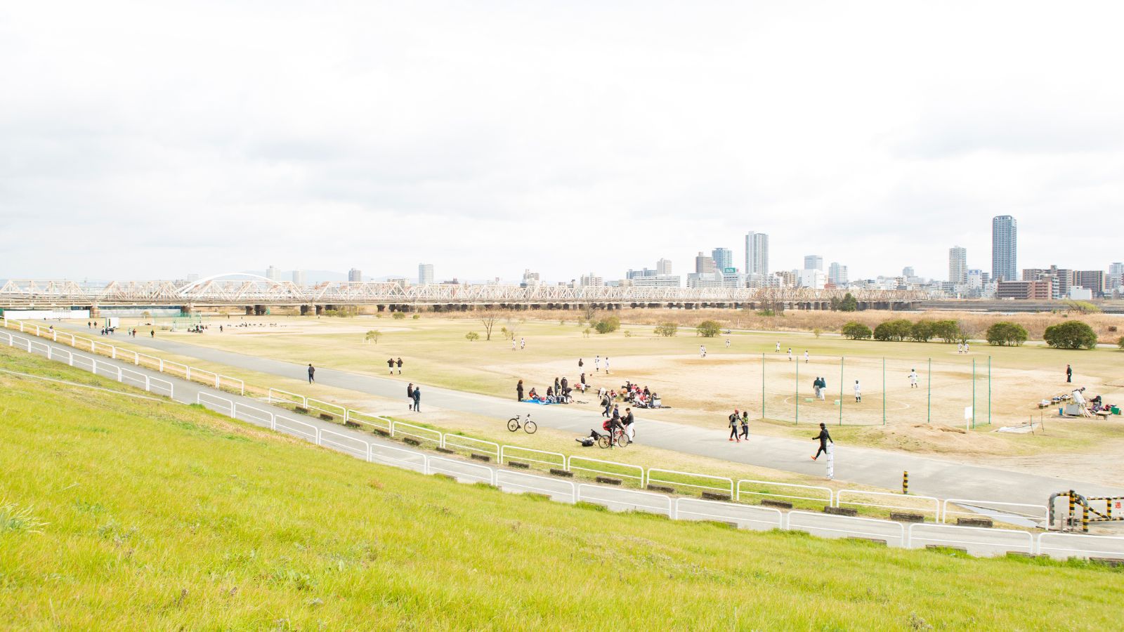 淀川河川公園（西中島地区）【写真提供：（公財）大阪観光局】