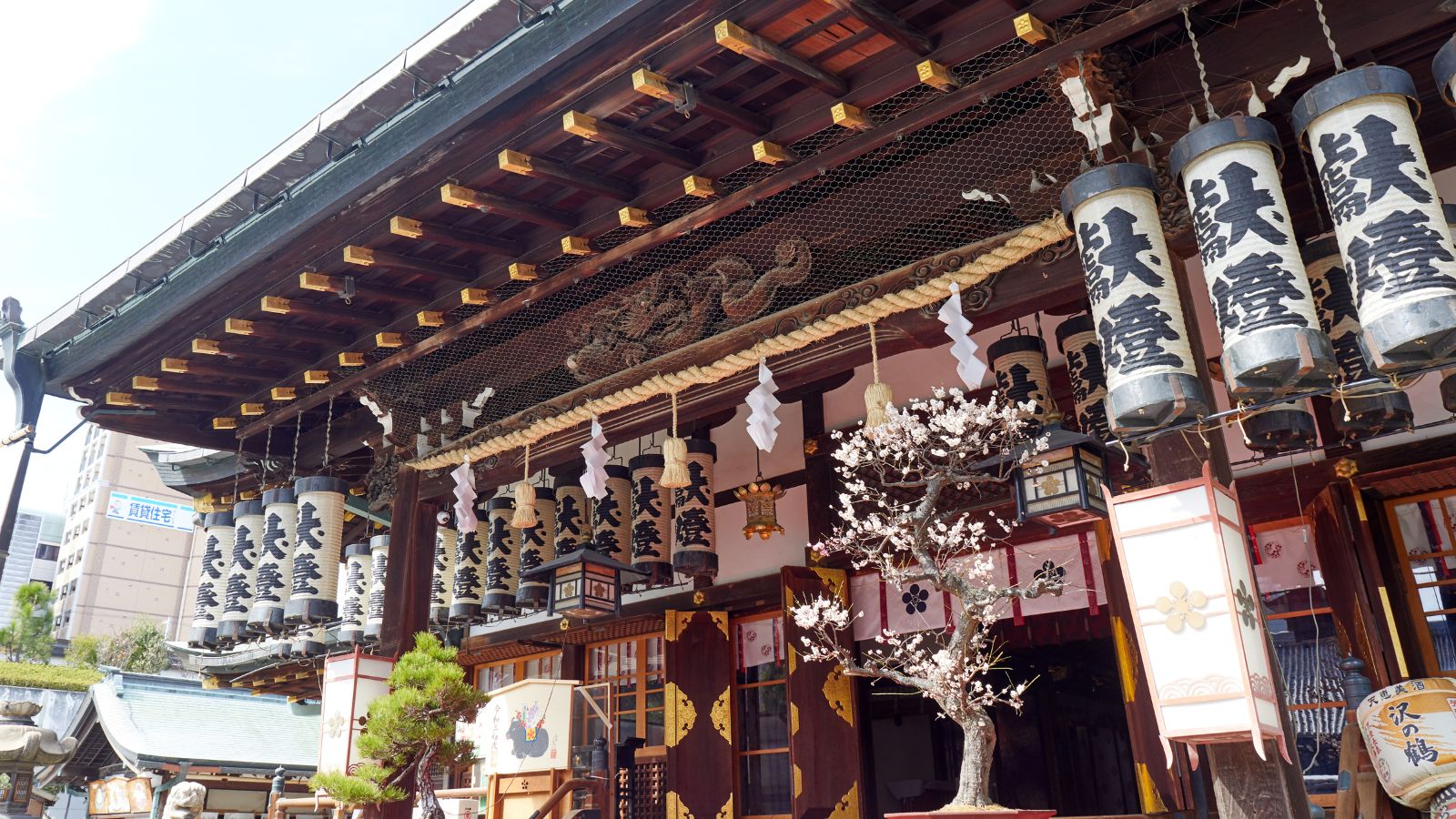 大阪天満宮【写真提供：（公財）大阪観光局】