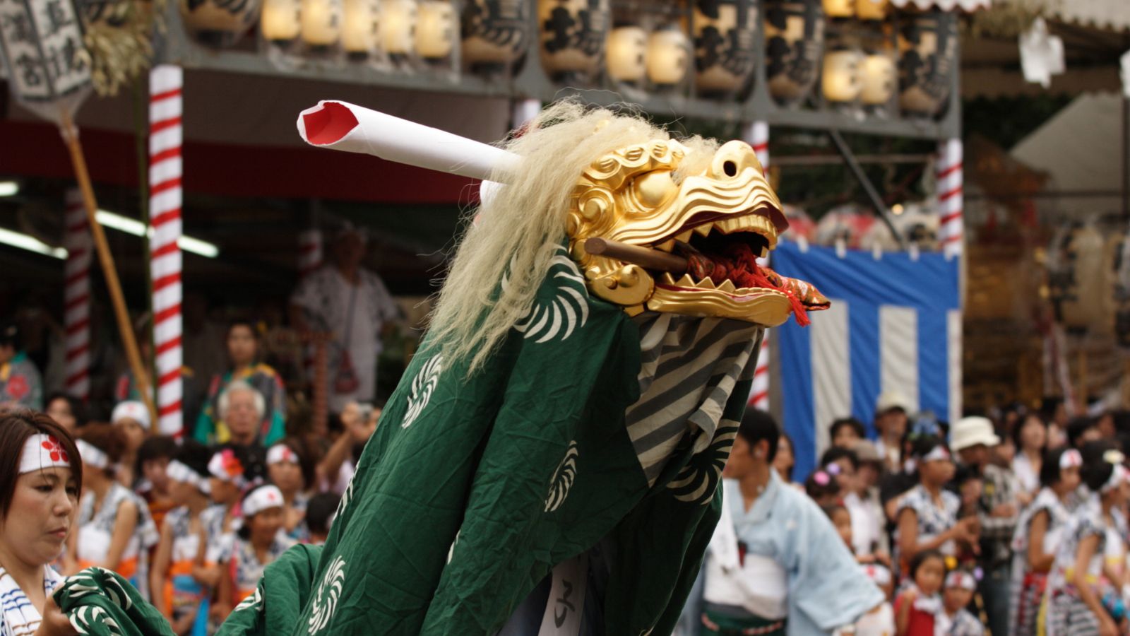 天神祭 【写真提供：（公財）大阪観光局】