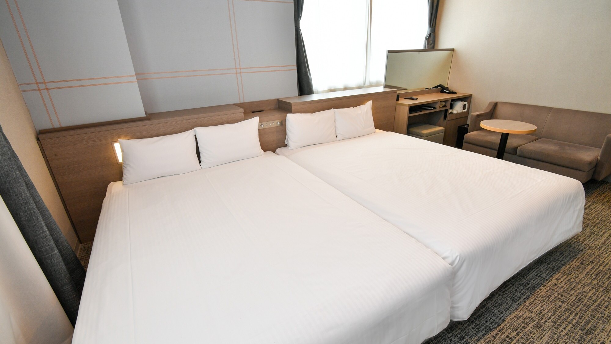 デラックスツインルーム | 140㎝幅ダブルベッド 2台 | 19.9㎡