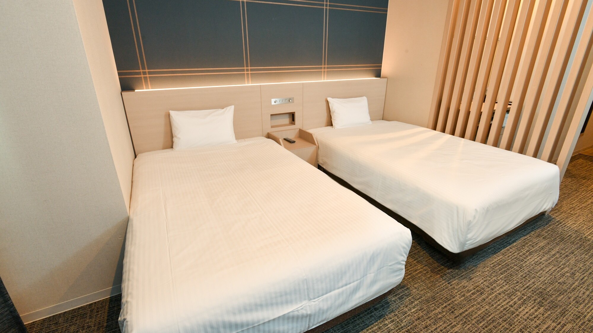 スタンダードツインルーム | 120㎝幅セミダブルベッド 2台 | 18.9㎡