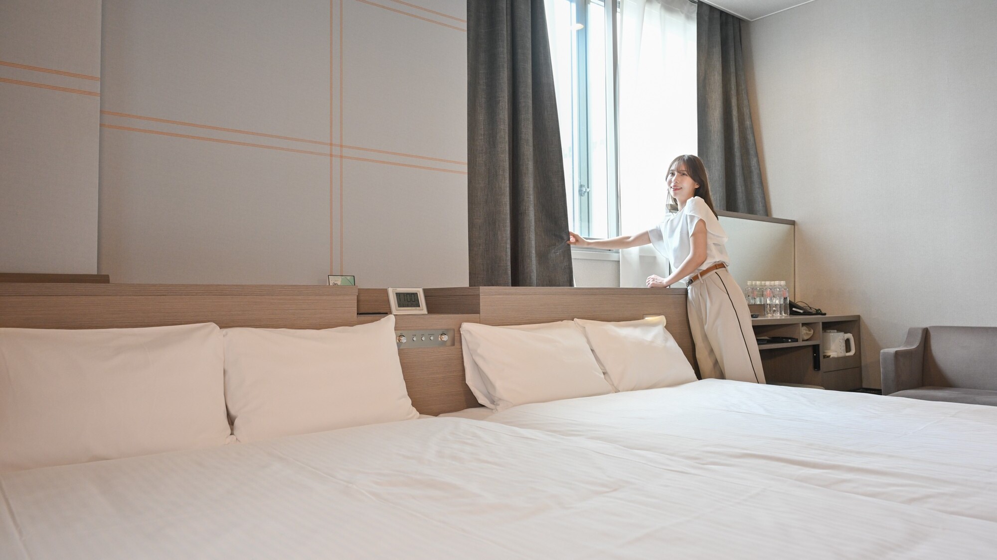 デラックスツインルーム | 大きな窓と広々とした空間で開放的な造りとなっております