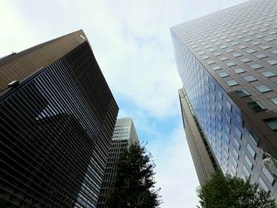 大手町：都内最大級のビジネス街です。