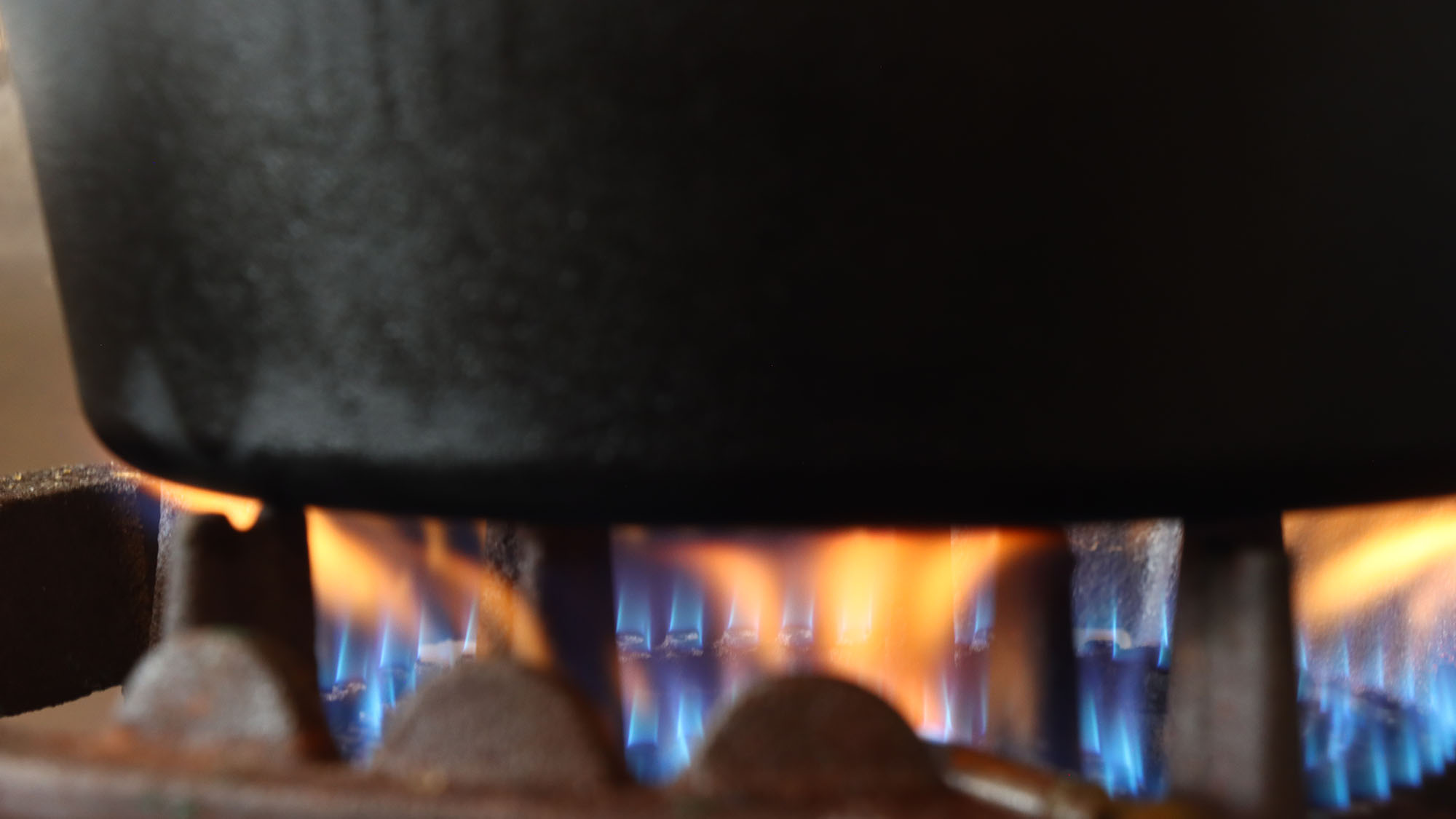 【キッチン】 本格的なガスコンロ