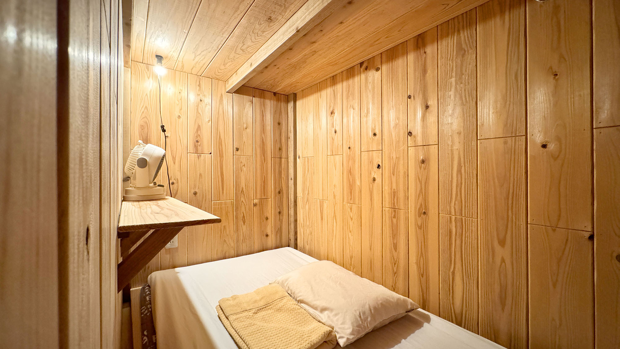 【客室】 ドミトリー 