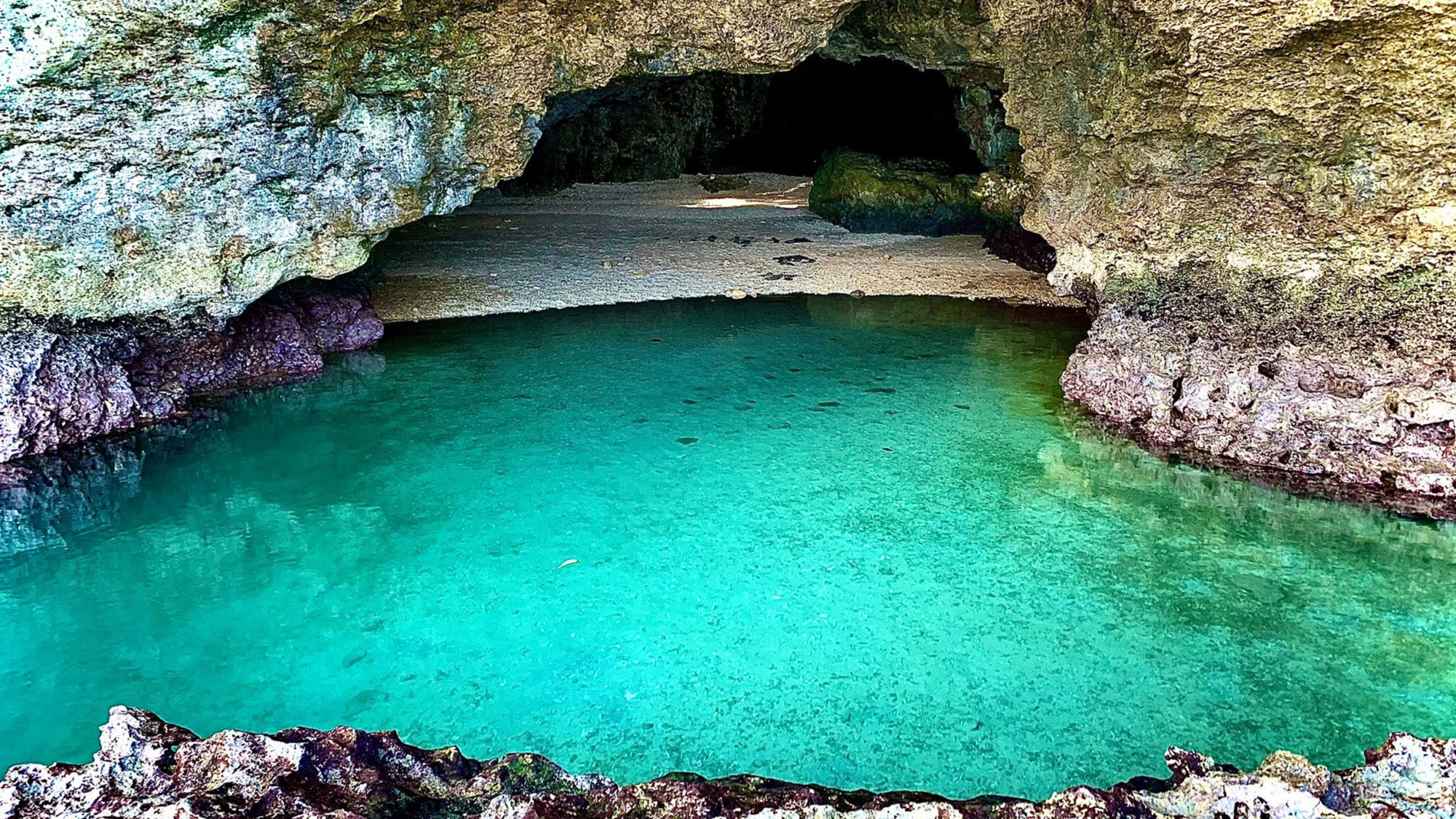 【観光】 青の洞窟