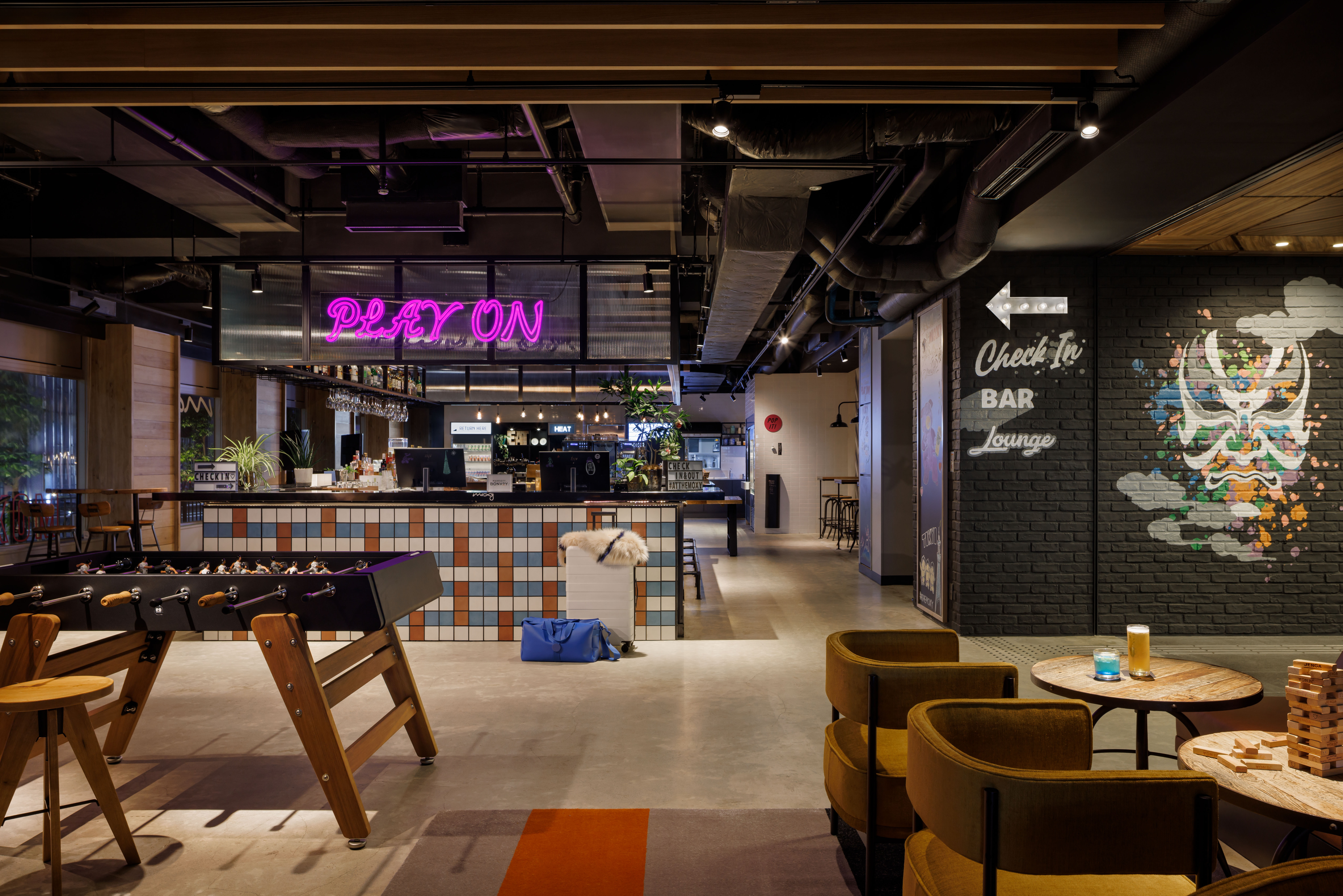 バー＆ラウンジ