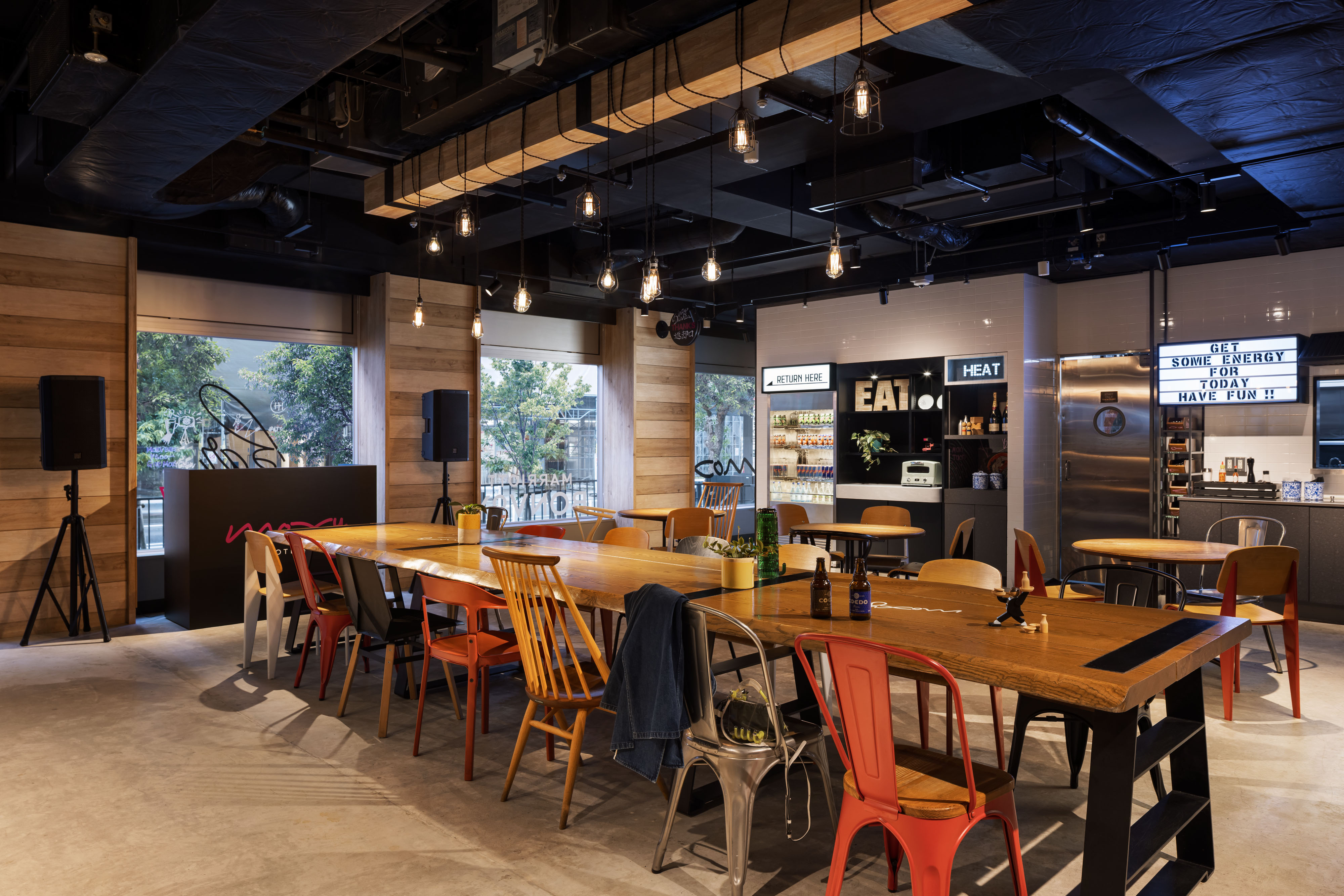 バー＆ラウンジ